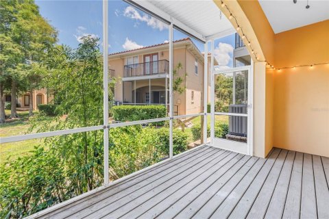 Townhouse in Saint Petersburg, Florida 3 bedrooms, 184.88 sq.m. № 2104934 - photo 11