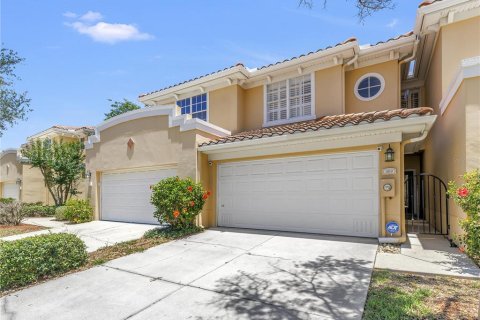 Adosado en Saint Petersburg, Florida 3 dormitorios, 184.88 m2 № 2104934