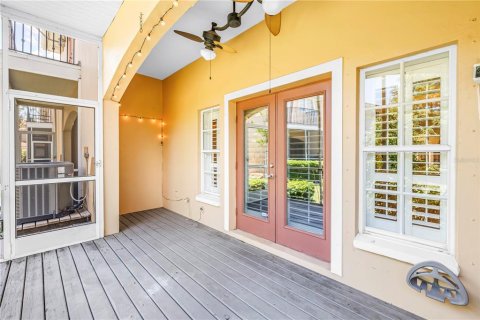Townhouse in Saint Petersburg, Florida 3 bedrooms, 184.88 sq.m. № 2104934 - photo 12