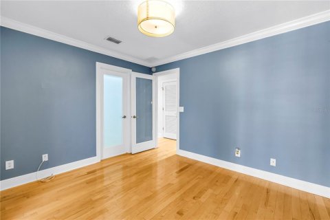 Townhouse in Saint Petersburg, Florida 3 bedrooms, 184.88 sq.m. № 2104934 - photo 22