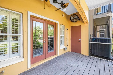 Townhouse in Saint Petersburg, Florida 3 bedrooms, 184.88 sq.m. № 2104934 - photo 13
