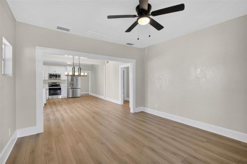 Villa ou maison à vendre à Saint Petersburg, Floride: 2 chambres, 97.55 m2 № 1876105 - photo 17