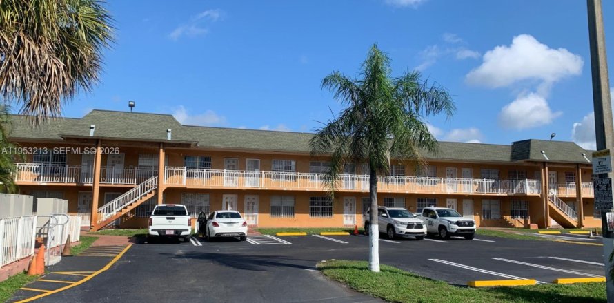 Estudio en el Condominio en Miami Gardens, Florida № 2009877