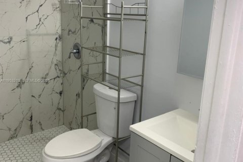 Condominio en alquiler en Miami Gardens, Florida, 41.81 m2 № 2009877 - foto 8