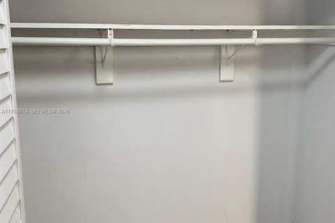 Condominio en alquiler en Miami Gardens, Florida, 41.81 m2 № 2009877 - foto 7