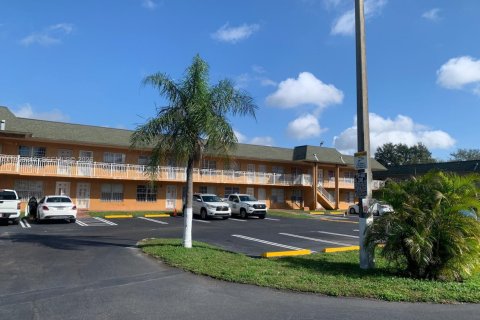 Condominio en alquiler en Miami Gardens, Florida, 41.81 m2 № 2009877 - foto 2