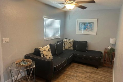 Appartement à louer à Saint Petersburg, Floride: 1 chambre, 41.81 m2 № 1857644 - photo 1