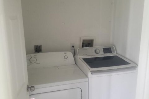 Casa en alquiler en Port St. Lucie, Florida, 3 dormitorios, 128.48 m2 № 2077384 - foto 6