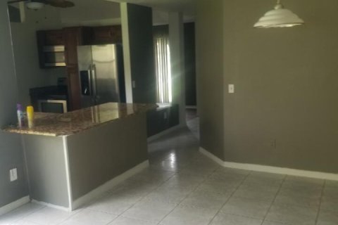 Casa en alquiler en Port St. Lucie, Florida, 3 dormitorios, 128.48 m2 № 2077384 - foto 9