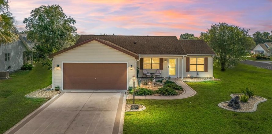 Villa ou maison à The Villages, Floride 2 chambres, 128.48 m2 № 2391424