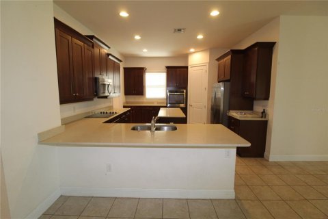 Villa ou maison à louer à Orlando, Floride: 6 chambres, 418.15 m2 № 1841790 - photo 3