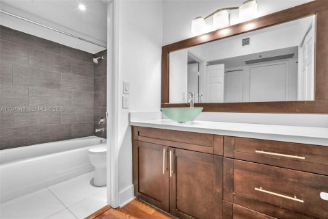Condominio en venta en Aventura, Florida, 2 dormitorios, 109.9 m2 № 1990133 - foto 14