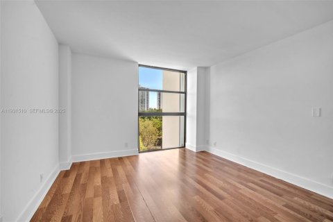 Condominio en venta en Aventura, Florida, 2 dormitorios, 109.9 m2 № 1990133 - foto 12