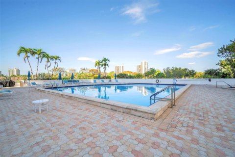 Condominio en venta en Aventura, Florida, 2 dormitorios, 109.9 m2 № 1990133 - foto 25