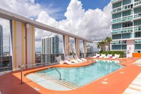 Condominio en alquiler en Miami, Florida, 1 dormitorio, 66.8 m2 № 2026418 - foto 6