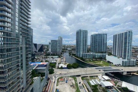 Condominio en alquiler en Miami, Florida, 1 dormitorio, 66.8 m2 № 2026418 - foto 9