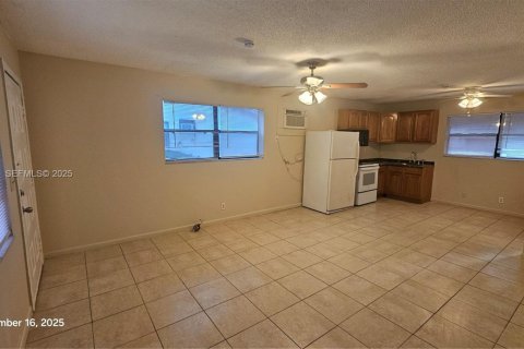 Снять в аренду виллу или дом в Холливуд, Флорида 51.1м2, № 1992686 - фото 3