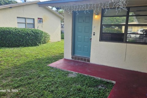 Снять в аренду виллу или дом в Холливуд, Флорида 51.1м2, № 1992686 - фото 1