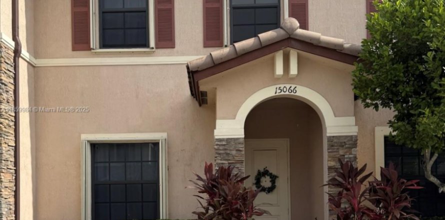 Touwnhouse à Miami, Floride 2 chambres, 131.55 m2 № 1890993