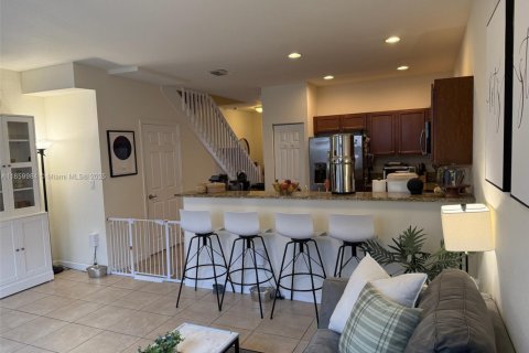 Touwnhouse à vendre à Miami, Floride: 2 chambres, 131.55 m2 № 1890993 - photo 12