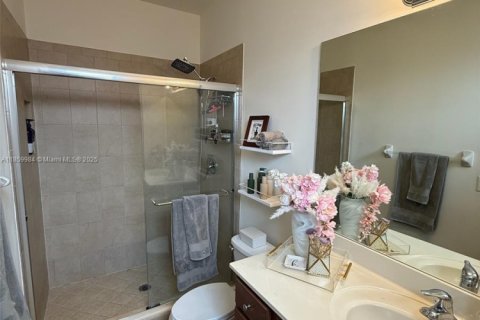 Touwnhouse à vendre à Miami, Floride: 2 chambres, 131.55 m2 № 1890993 - photo 19