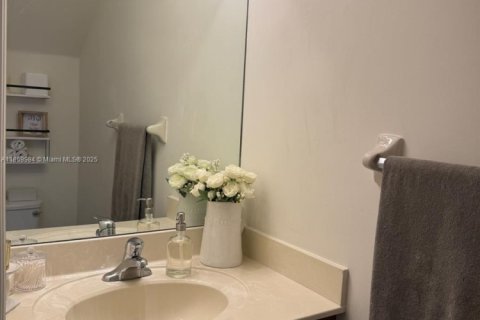 Touwnhouse à vendre à Miami, Floride: 2 chambres, 131.55 m2 № 1890993 - photo 7
