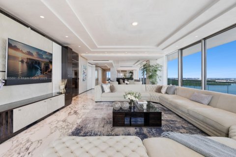 Copropriété à vendre à Bal Harbour, Floride: 3 chambres, 388.8 m2 № 1925741 - photo 9