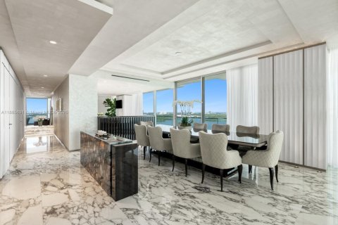 Copropriété à vendre à Bal Harbour, Floride: 3 chambres, 388.8 m2 № 1925741 - photo 11