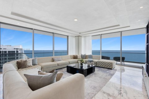 Copropriété à vendre à Bal Harbour, Floride: 3 chambres, 388.8 m2 № 1925741 - photo 8