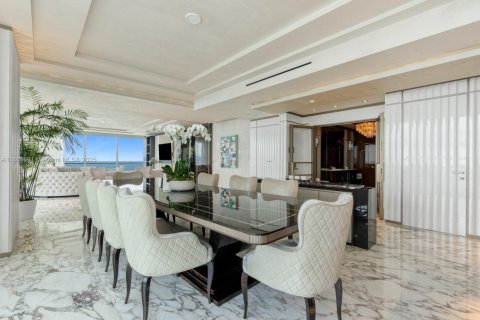 Copropriété à vendre à Bal Harbour, Floride: 3 chambres, 388.8 m2 № 1925741 - photo 13