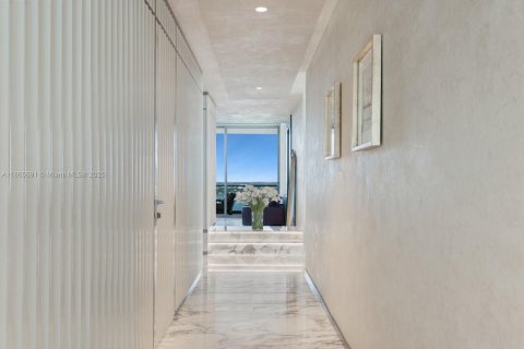 Copropriété à vendre à Bal Harbour, Floride: 3 chambres, 388.8 m2 № 1925741 - photo 14