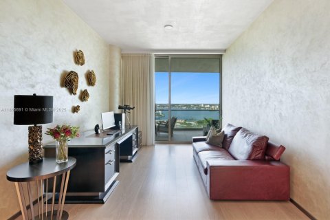 Copropriété à vendre à Bal Harbour, Floride: 3 chambres, 388.8 m2 № 1925741 - photo 16