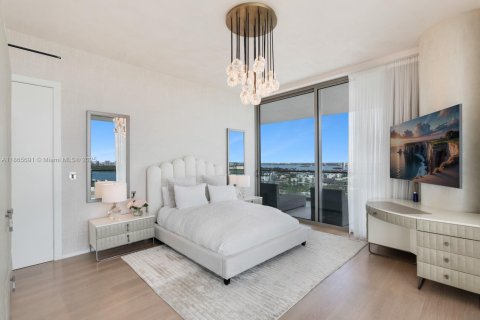 Copropriété à vendre à Bal Harbour, Floride: 3 chambres, 388.8 m2 № 1925741 - photo 30