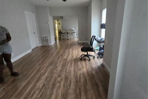 Casa en venta en Orlando, Florida, 3 dormitorios, 114.18 m2 № 2123624 - foto 2