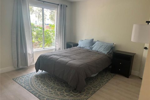 Condo in Saint Petersburg, Florida, 2 bedrooms  № 1784978 - photo 16