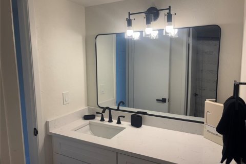 Condo in Saint Petersburg, Florida, 2 bedrooms  № 1784978 - photo 13