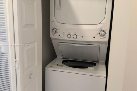 Copropriété à louer à Doral, Floride: 3 chambres, 114.83 m2 № 2154423 - photo 11