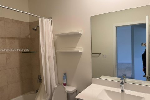 Copropriété à louer à Doral, Floride: 3 chambres, 114.83 m2 № 2154423 - photo 9