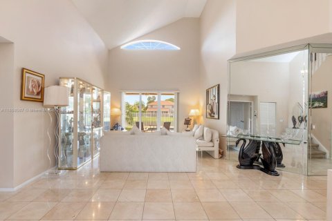 House in Weston, Florida 4 bedrooms, 230.03 sq.m. № 1889534 - photo 3