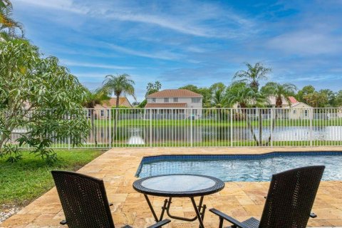 House in Weston, Florida 4 bedrooms, 230.03 sq.m. № 1889534 - photo 24