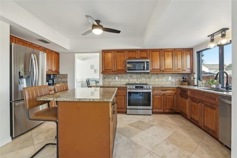 Villa ou maison à vendre à Brandon, Floride: 4 chambres, 218.04 m2 № 1725753 - photo 16