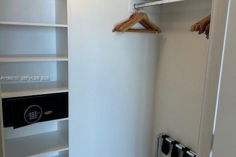 Купить кондоминиум в Холливуд, Флорида 2 спальни, 99.87м2, № 2005757 - фото 19