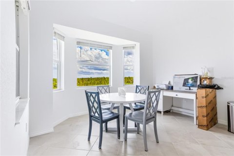 Condo in Venice, Florida, 2 bedrooms in WELLEN PARK  № 2378059 - photo 4