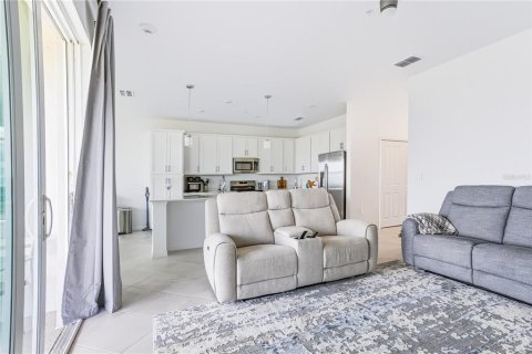 Condo in Venice, Florida, 2 bedrooms in WELLEN PARK  № 2378059 - photo 7