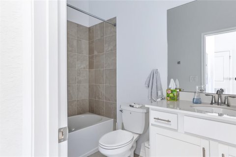 Condo in Venice, Florida, 2 bedrooms in WELLEN PARK  № 2378059 - photo 9