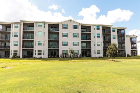 Condo in Venice, Florida, 2 bedrooms in WELLEN PARK  № 2378059 - photo 2