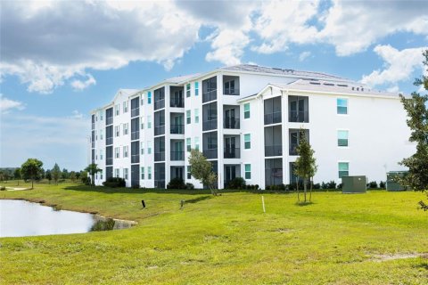 Condo in Venice, Florida, 2 bedrooms in WELLEN PARK  № 2378059 - photo 3
