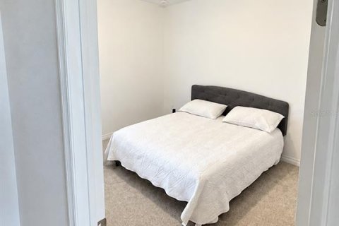 Condo in Venice, Florida, 2 bedrooms in WELLEN PARK  № 2378059 - photo 17