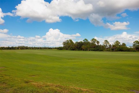 Condo in Venice, Florida, 2 bedrooms in WELLEN PARK  № 2378059 - photo 23