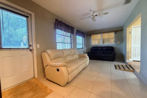 Villa ou maison à vendre à Port St. Lucie, Floride: 2 chambres, 110 m2 № 2426194 - photo 19